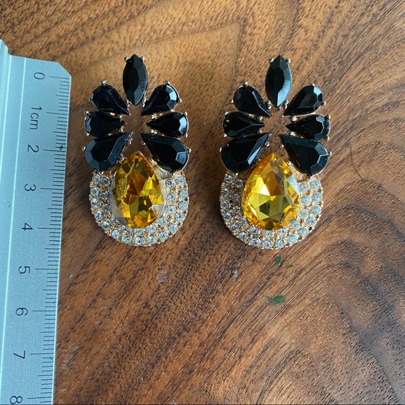 Anthropology statement earrings - Picture 3 of 8